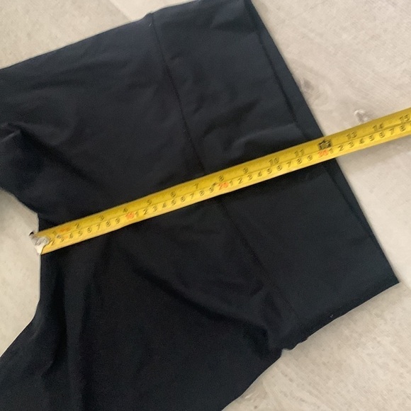 Zyia Active Black Brilliant Hi-rise Legging 28"‎ | size 12 solid black logo - Picture 9 of 13